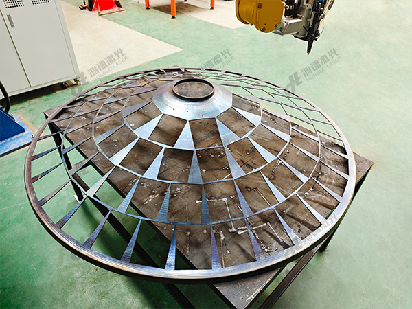 三維機(jī)器人大口徑球罩切割